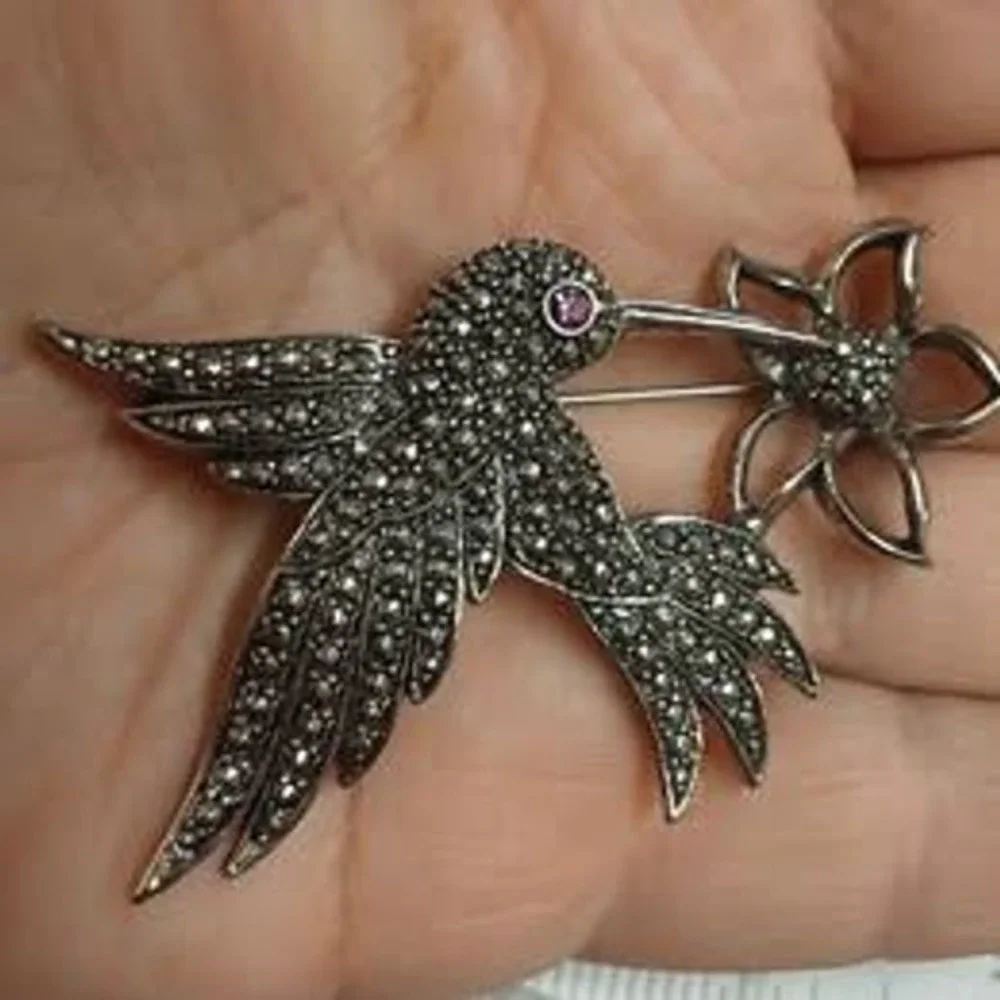Vintage Avon Brooch Silver Tone Marcasite Hummingbird Flower Pin 2